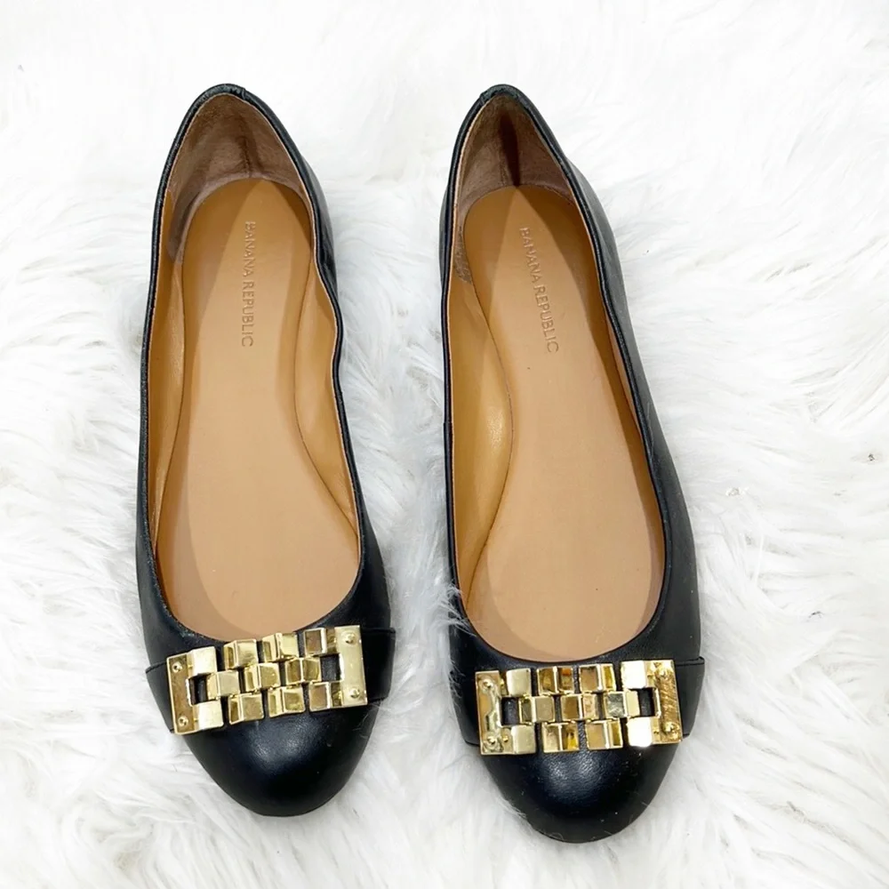 Banana Republic Black Ballet Flats w Gold Hardware 7.5